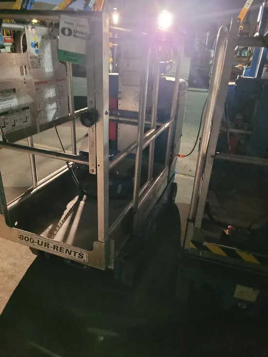 2018 Genie GR-20 Self-Propelled One-Person Lift