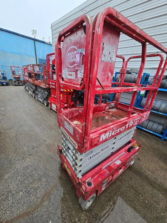2018 MEC MICRO 19 Scissor Lift