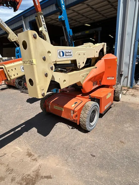 2017 JLG E400AJPN Articulating Boom Lift