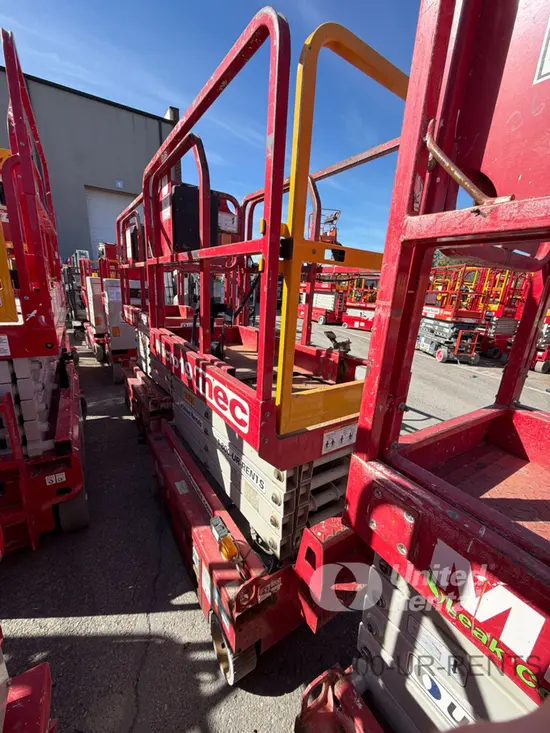 2018 MEC MICRO 19 Scissor Lift
