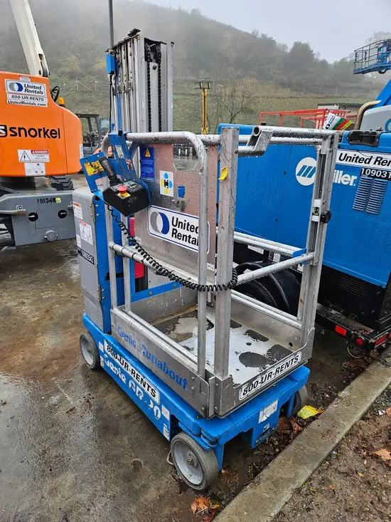 2018 Genie GR-20 Self-Propelled One-Person Lift