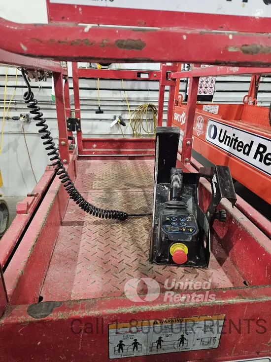 2020 MEC MICRO 19 Scissor Lift