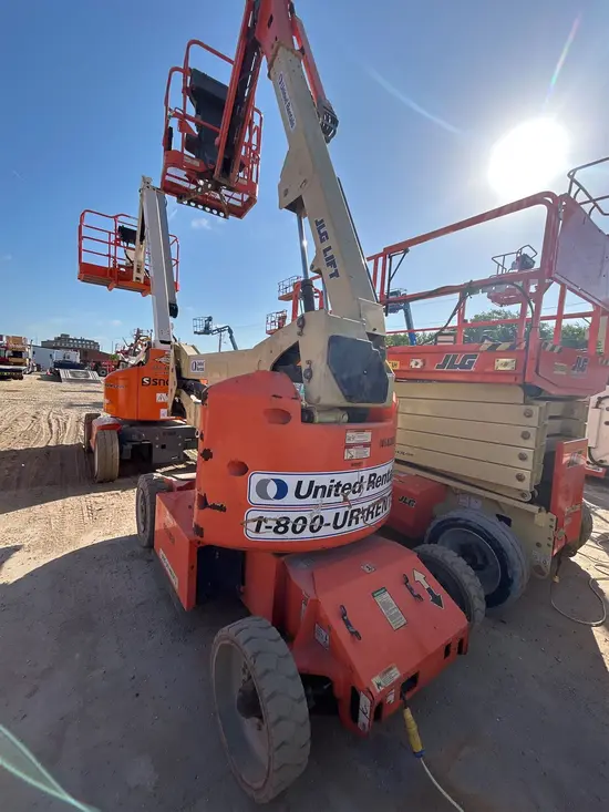 2017 JLG E400AJPN Articulating Boom Lift