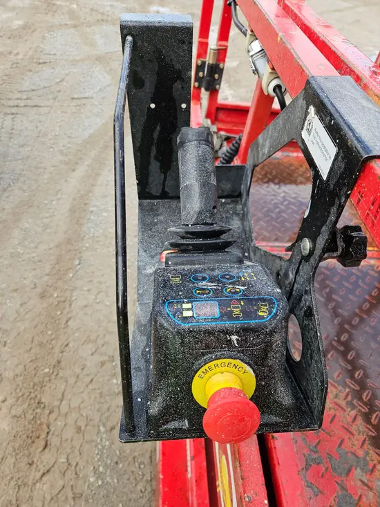 2019 MEC MICRO 19 Scissor Lift