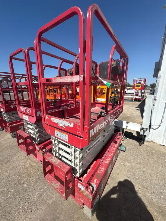 2019 MEC MICRO 19 Scissor Lift