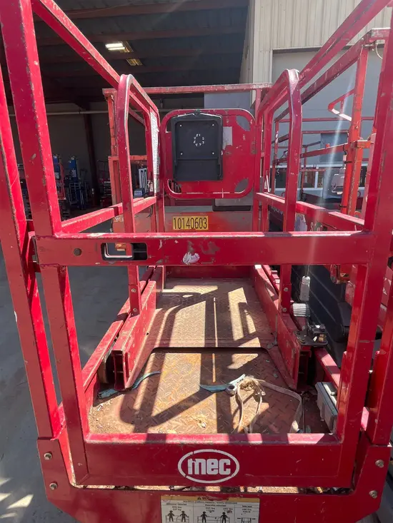 2018 MEC MICRO 19 Scissor Lift