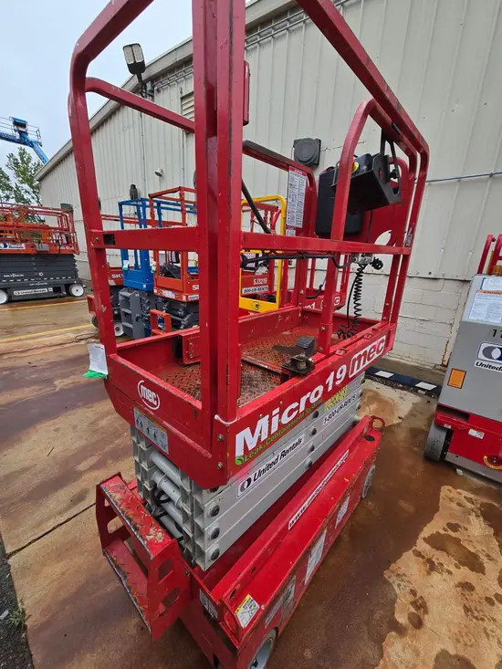 2019 MEC MICRO 19 Scissor Lift