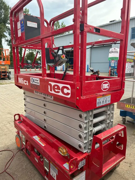 2019 MEC MICRO 19 Scissor Lift
