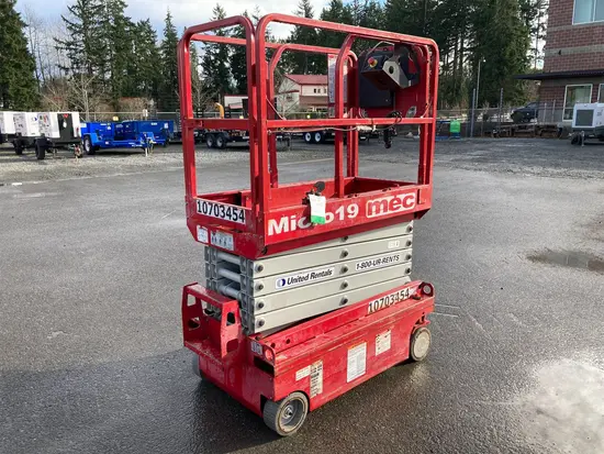 2017 MEC MICRO 19 Scissor Lift