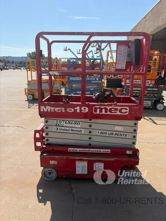 2018 MEC MICRO 19 Scissor Lift