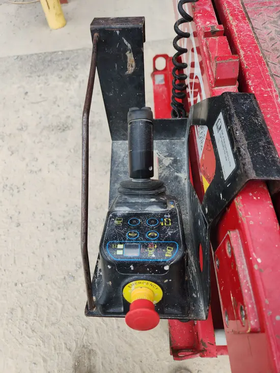 2018 MEC MICRO 19 Scissor Lift