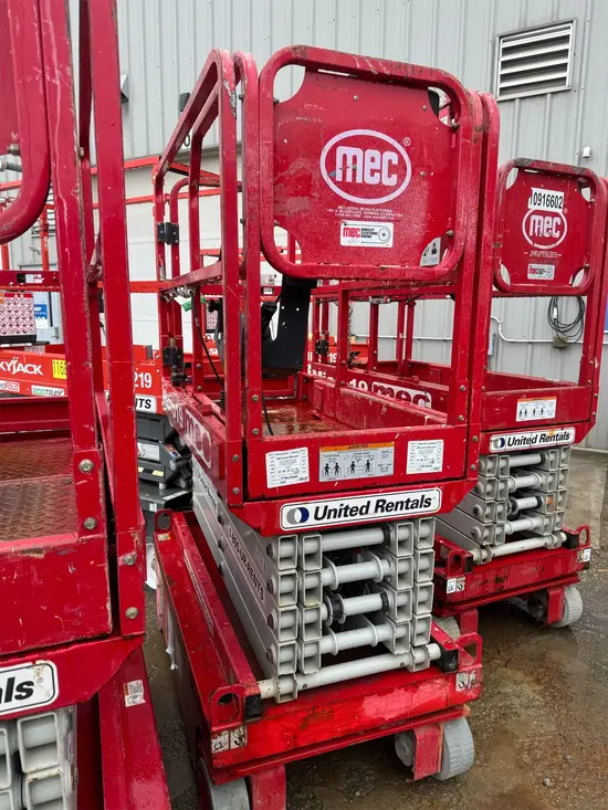 2019 MEC MICRO 19 Scissor Lift