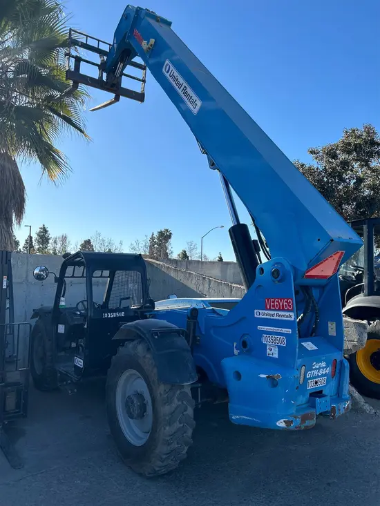 2015 Genie GTH-844 Forklift