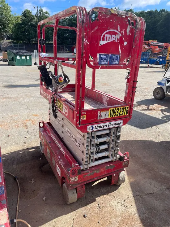 2019 MEC MICRO 19 Scissor Lift