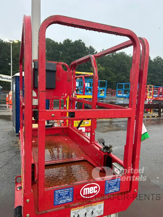 2019 MEC MICRO 19 Scissor Lift