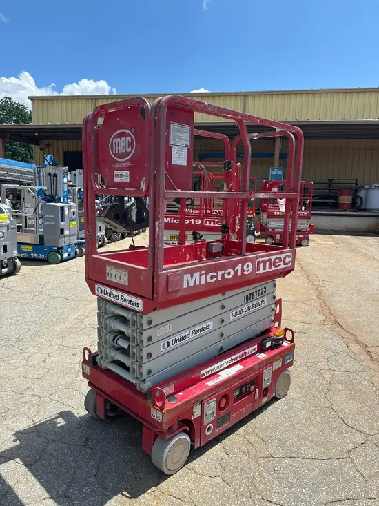 2018 MEC MICRO 19 Scissor Lift