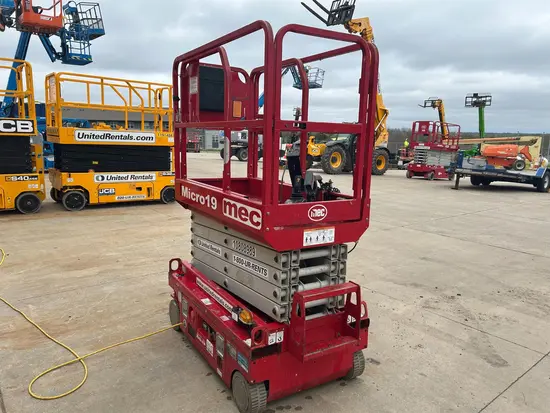 2018 MEC MICRO 19 Scissor Lift