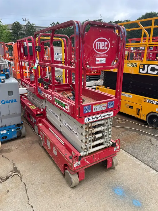 2019 MEC MICRO 19 Scissor Lift