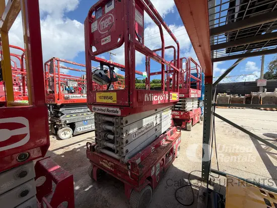 2018 MEC MICRO 19 Scissor Lift
