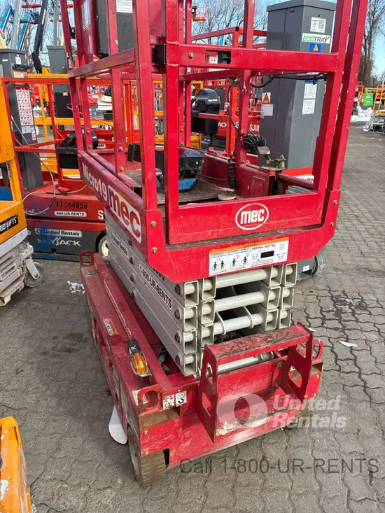 2019 MEC MICRO 19 Scissor Lift