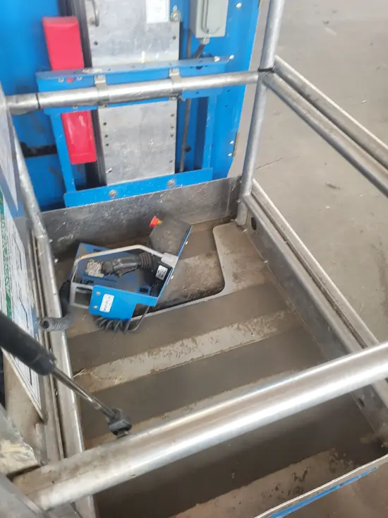 2019 MEC MICRO 19 Scissor Lift