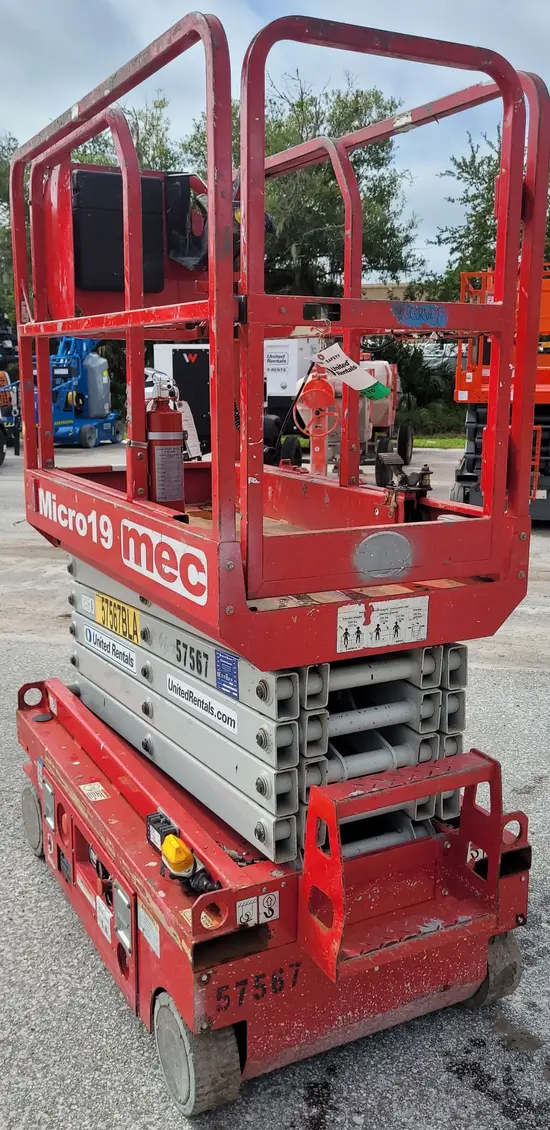 2018 MEC MICRO 19 Scissor Lift