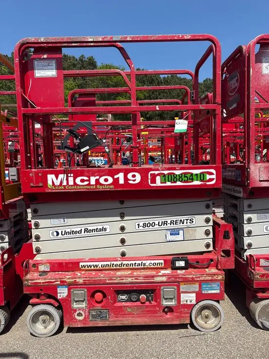 2019 MEC MICRO 19 Scissor Lift