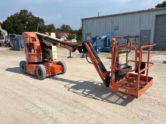 2013 JLG E300AJP Articulating Boom Lift