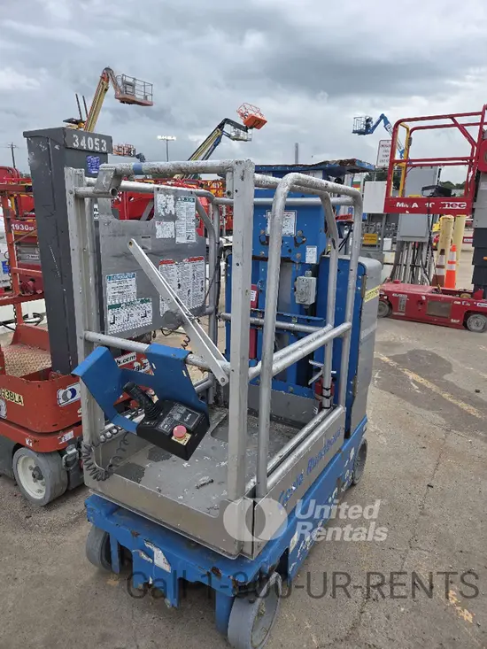 2018 Genie GR-12 Self-Propelled One-Person Lift