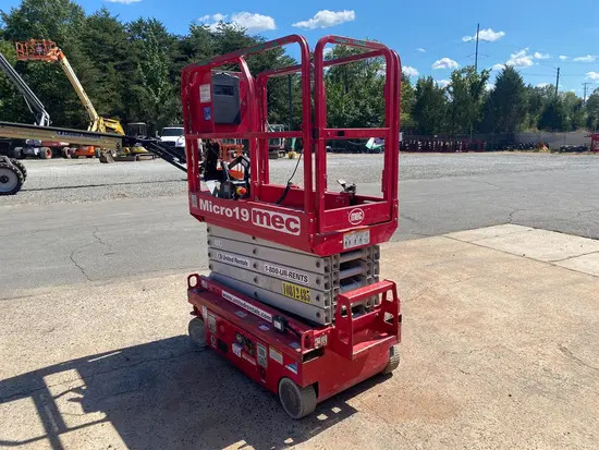 2018 MEC MICRO 19 Scissor Lift