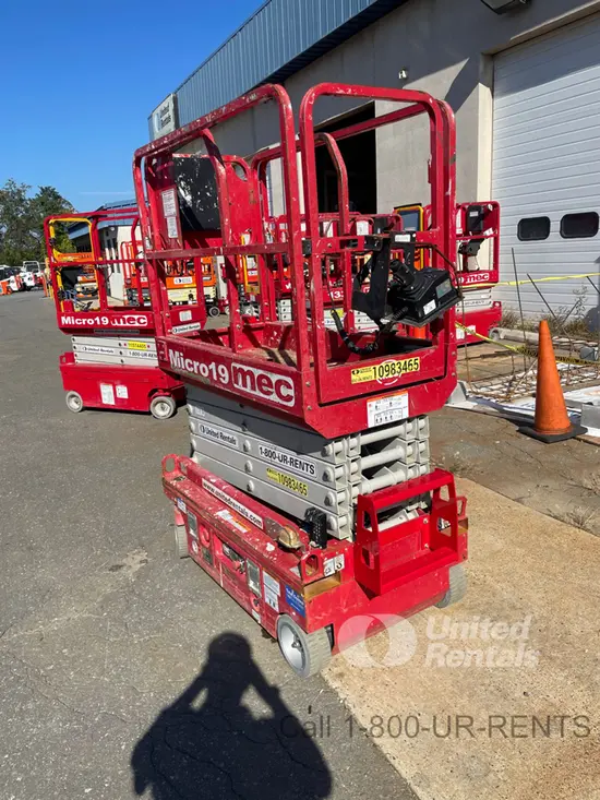 2019 MEC MICRO 19 Scissor Lift