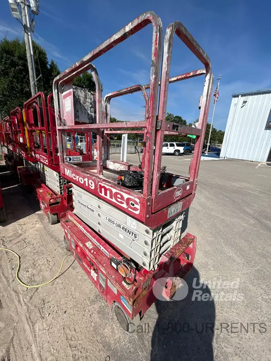 2018 MEC MICRO 19 Scissor Lift