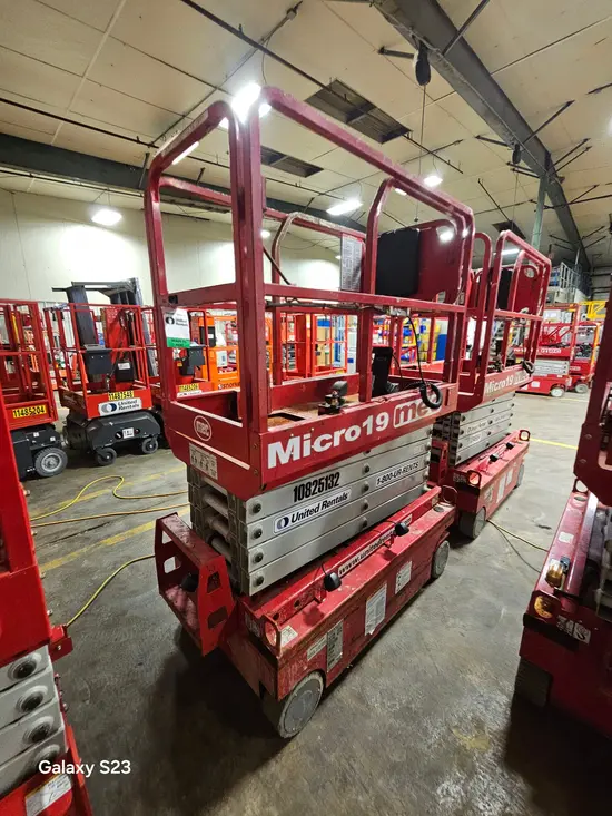 2018 MEC MICRO 19 Scissor Lift