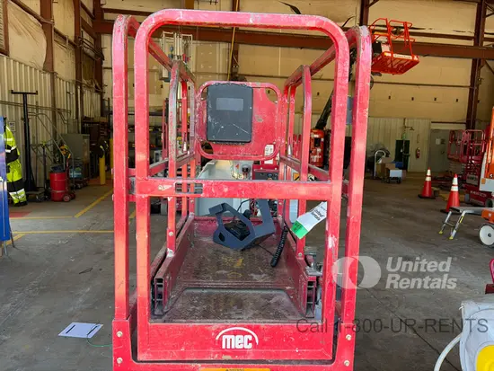 2019 MEC MICRO 19 Scissor Lift