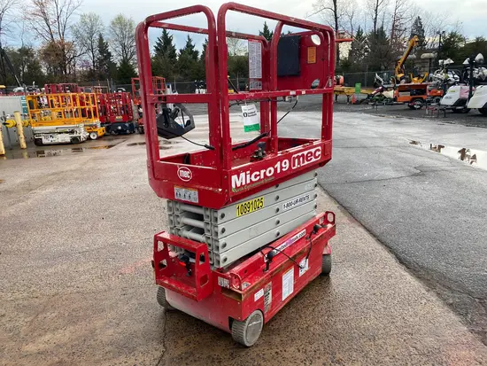 2019 MEC MICRO 19 Scissor Lift
