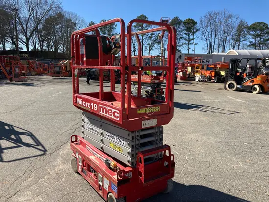 2019 MEC MICRO 19 Scissor Lift