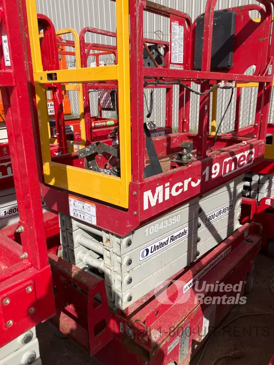 2018 MEC MICRO 19 Scissor Lift