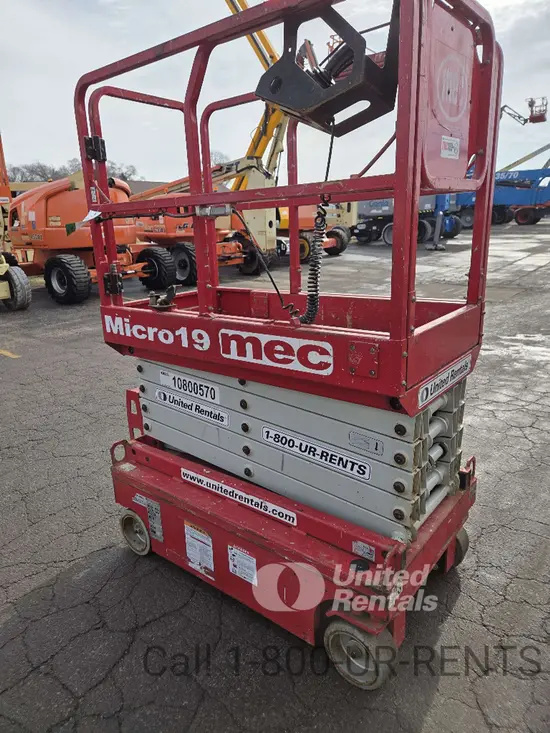 2018 MEC MICRO 19 Scissor Lift
