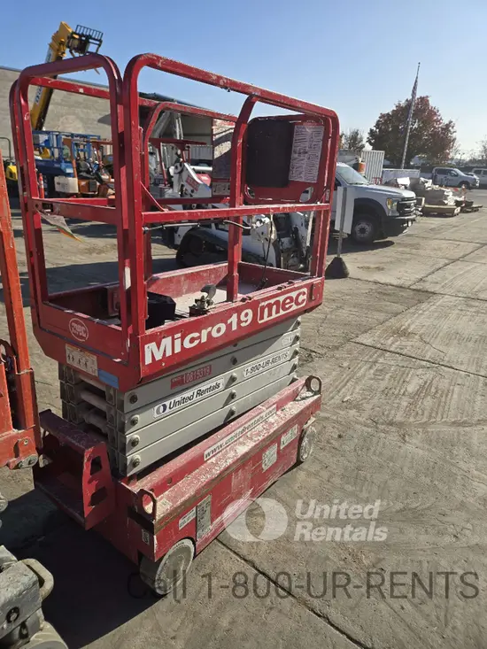 2018 MEC MICRO 19 Scissor Lift
