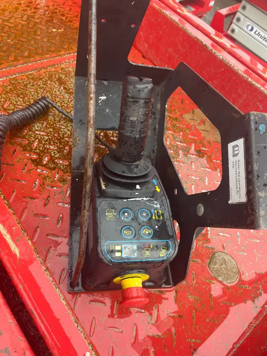 2019 MEC MICRO 19 Scissor Lift