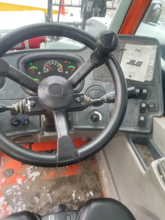 2018 JLG 742 Forklift