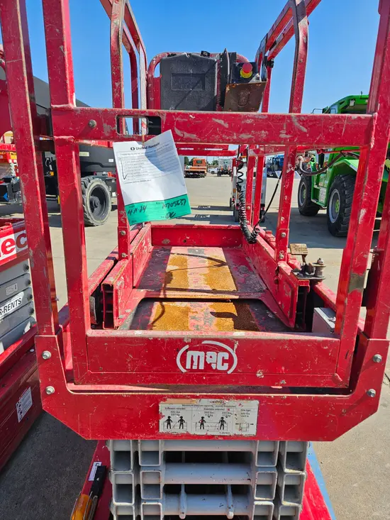 2018 MEC MICRO 19 Scissor Lift