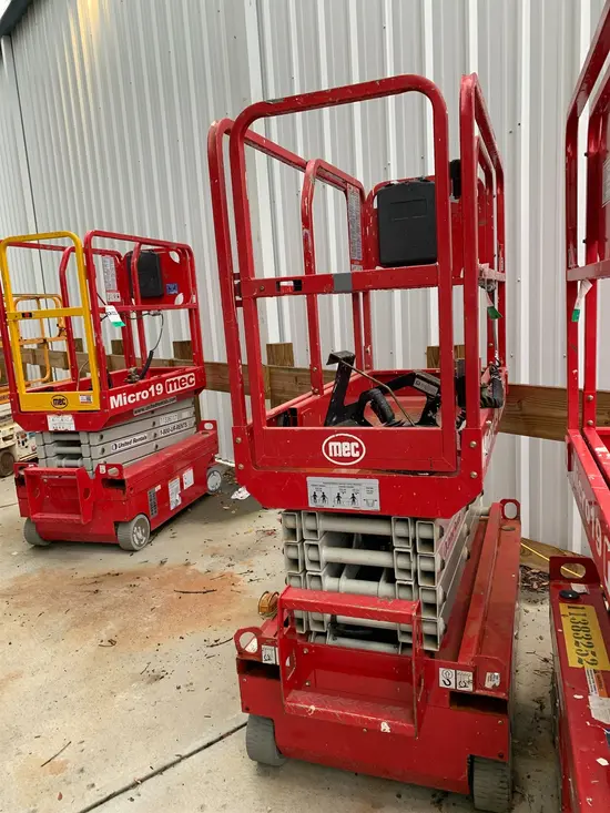2018 MEC MICRO 19 Scissor Lift