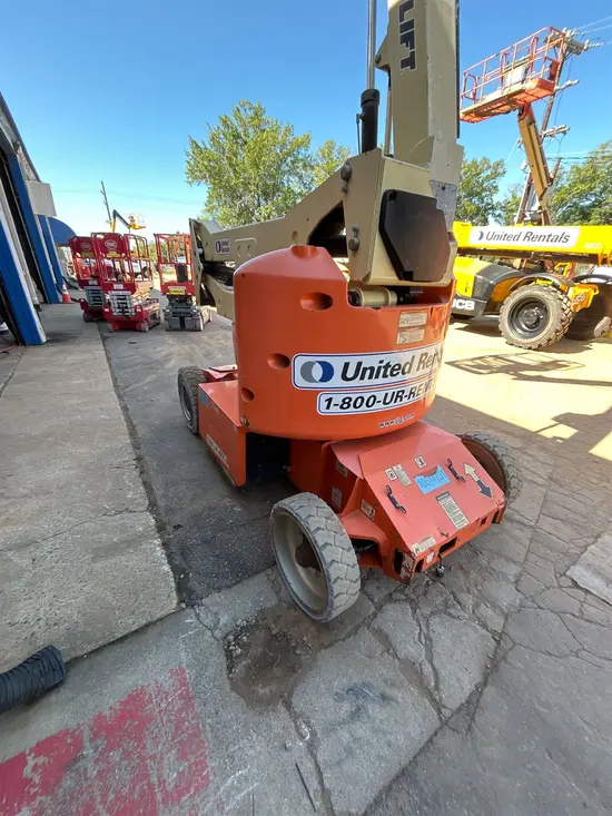 2017 JLG E400AJPN Articulating Boom Lift
