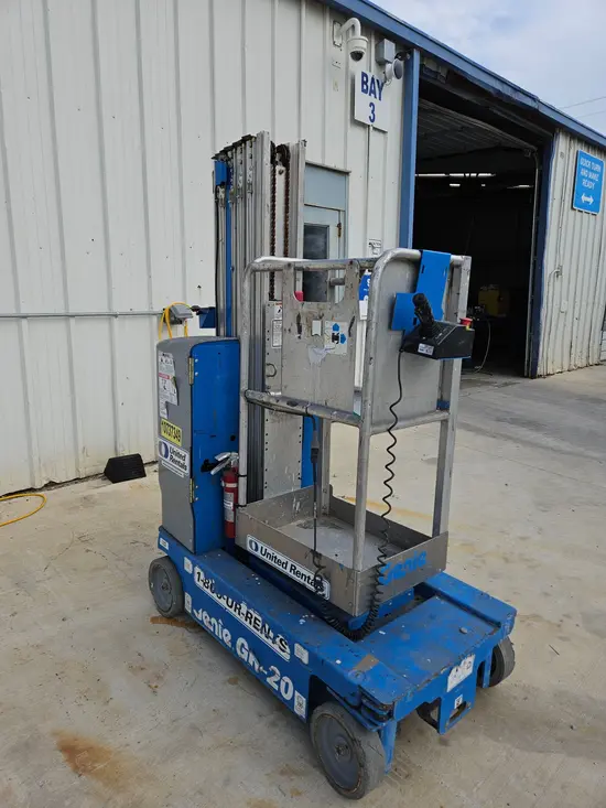 2018 Genie GR-20 Self-Propelled One-Person Lift