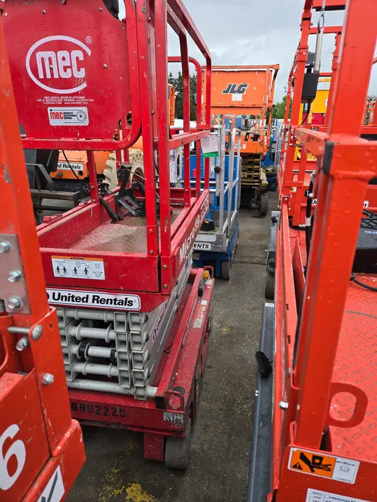 2019 MEC MICRO 19 Scissor Lift