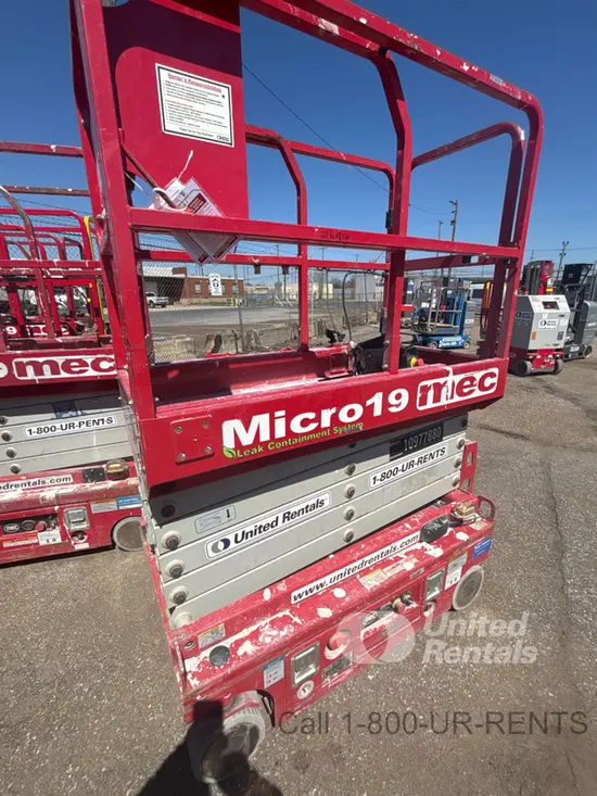 2019 MEC MICRO 19 Scissor Lift