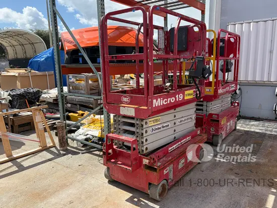 2018 MEC MICRO 19 Scissor Lift