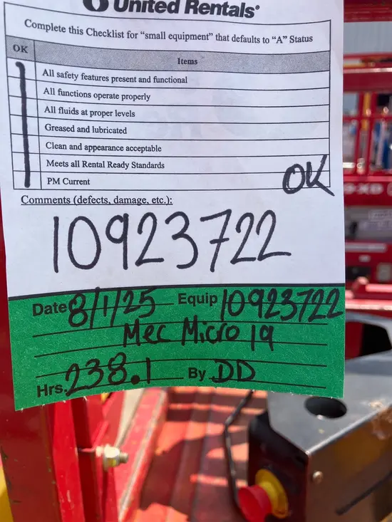 2019 MEC MICRO 19 Scissor Lift