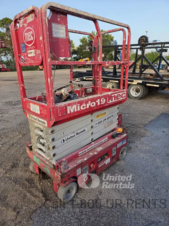 2018 MEC MICRO 19 Scissor Lift